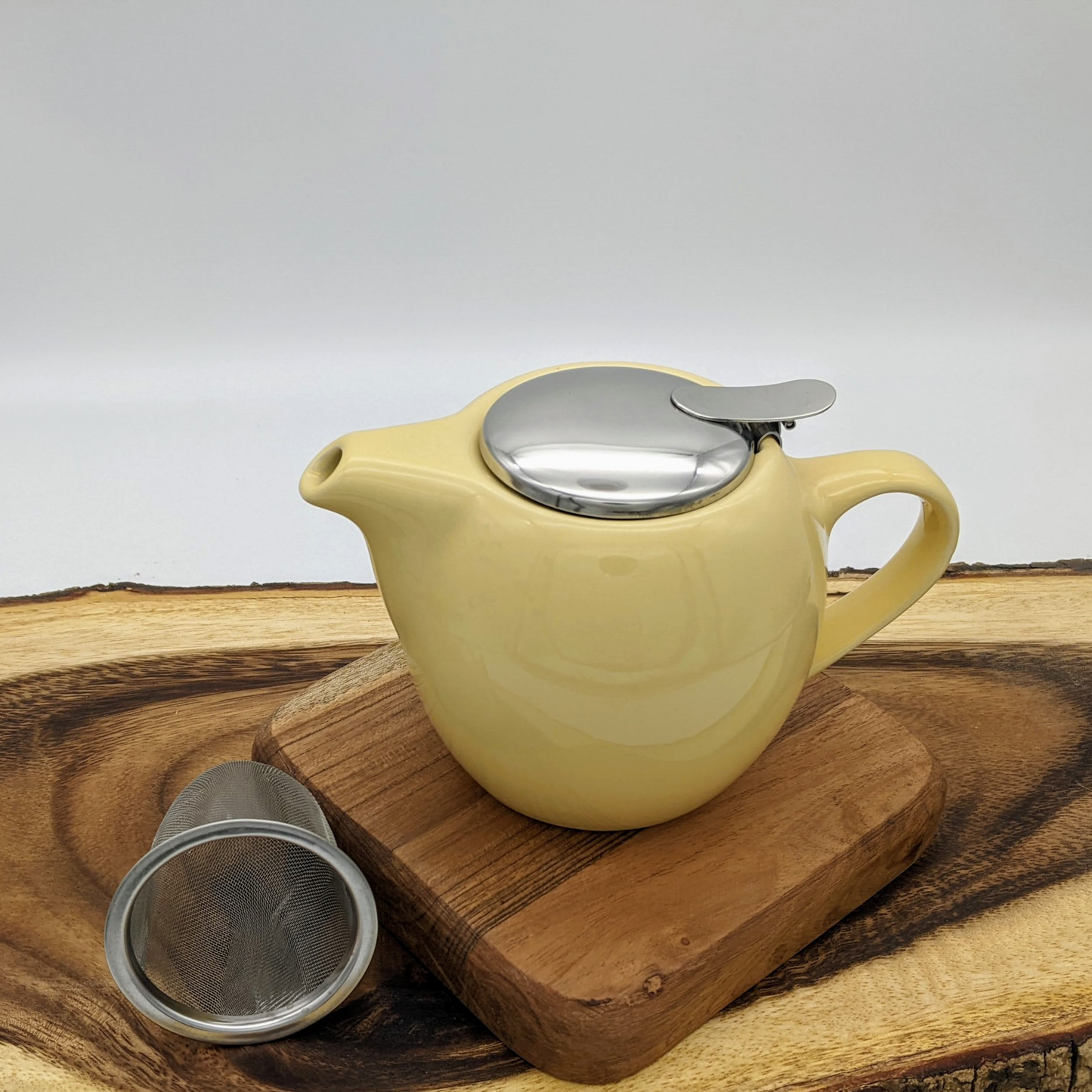 https://livewellteaco.com/cdn/shop/products/Yellow_d3c4e7d6-0172-48ac-aaf0-49b0514b9d87_1445x.png?v=1653802845